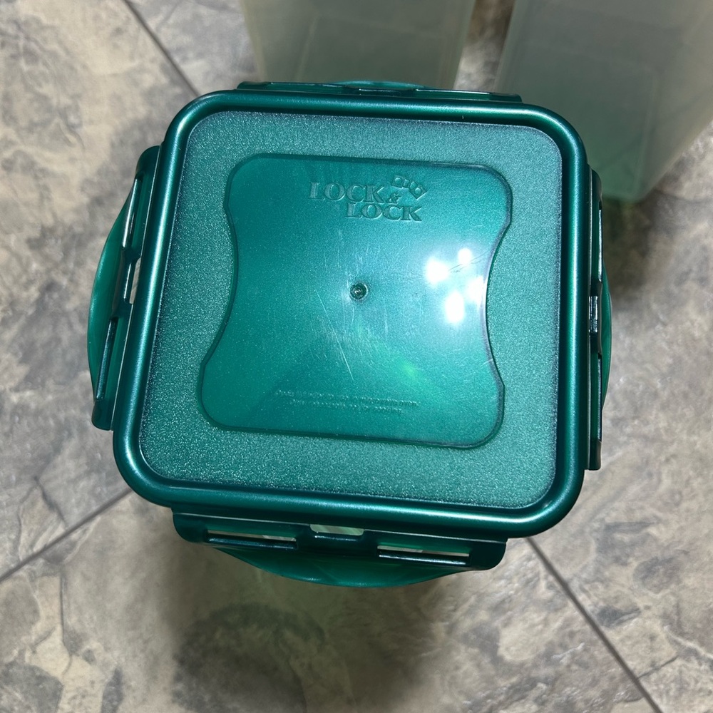 LocknLock Storage Container Set - Picture 4 of 5